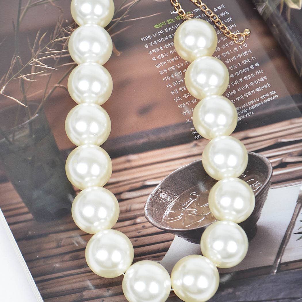 Big Round Pearl Necklace