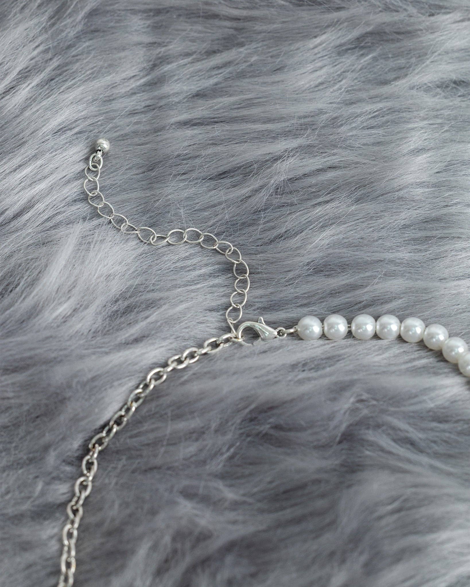 Vintage Mini Heart with Pearl Metalic Necklace